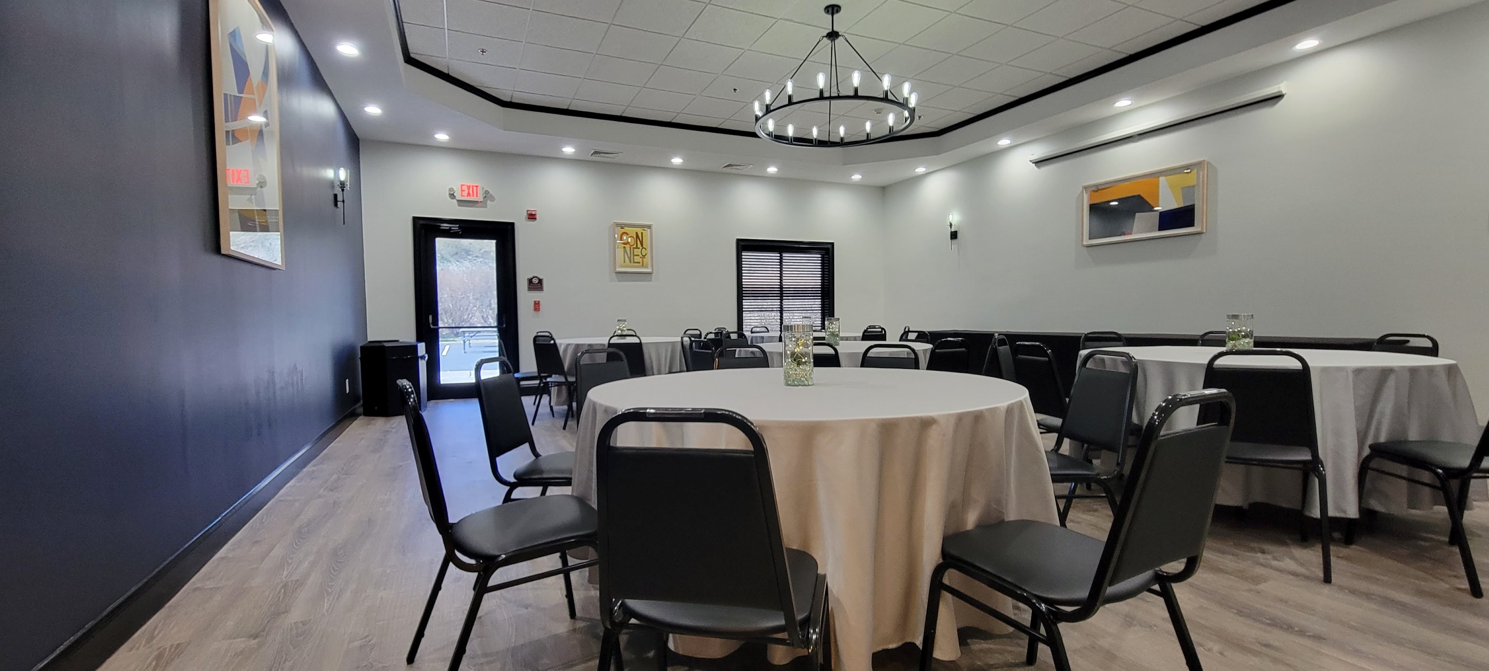 Holiday Inn Express Hotel & Suites Newton Sparta 43/44