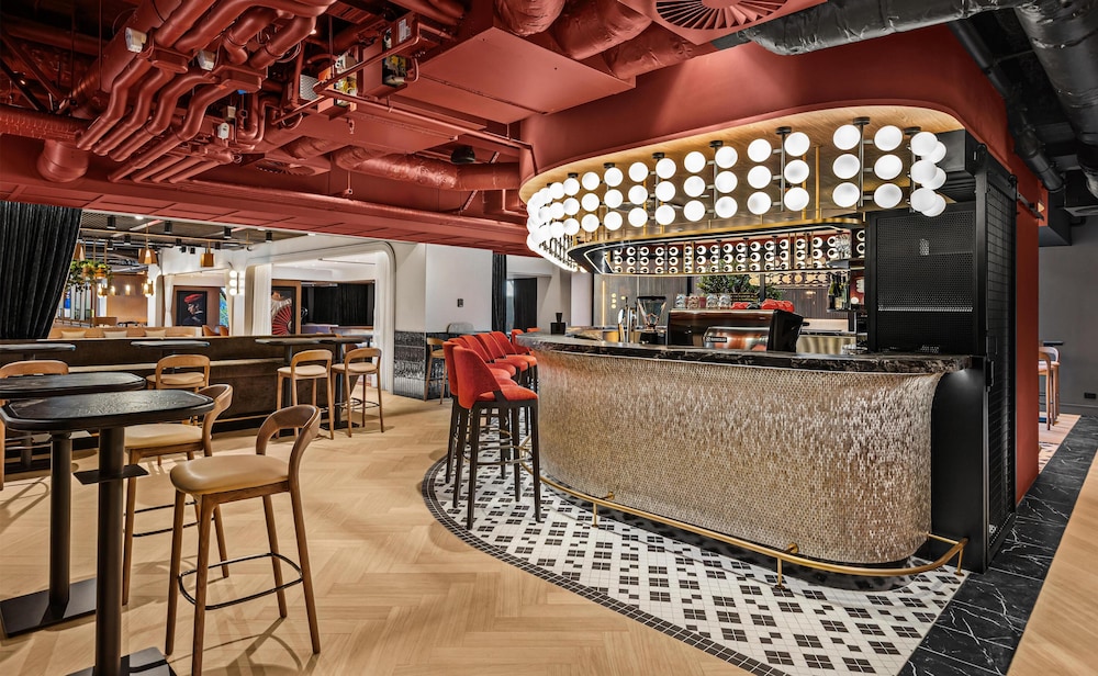 Radisson RED Auckland 37/50