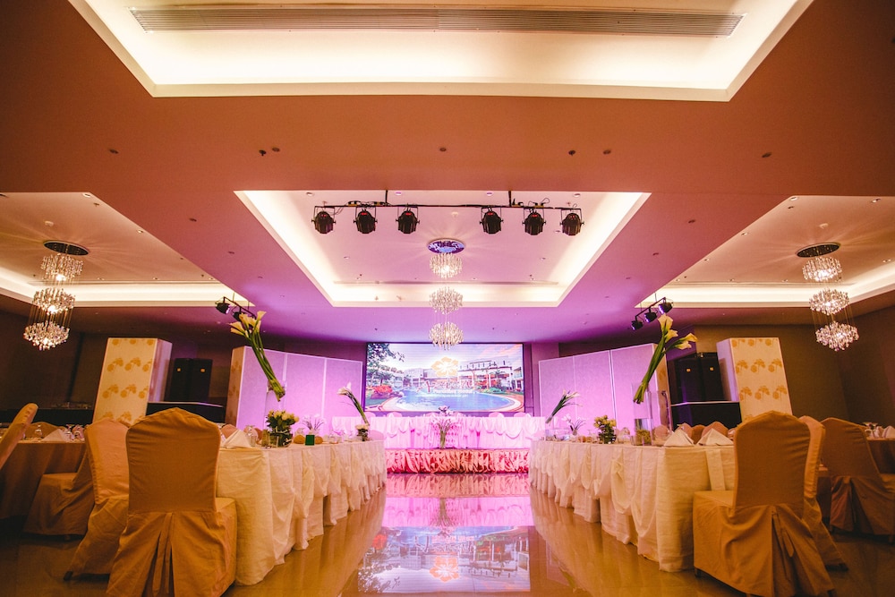 Aziza Paradise Hotel 5/50