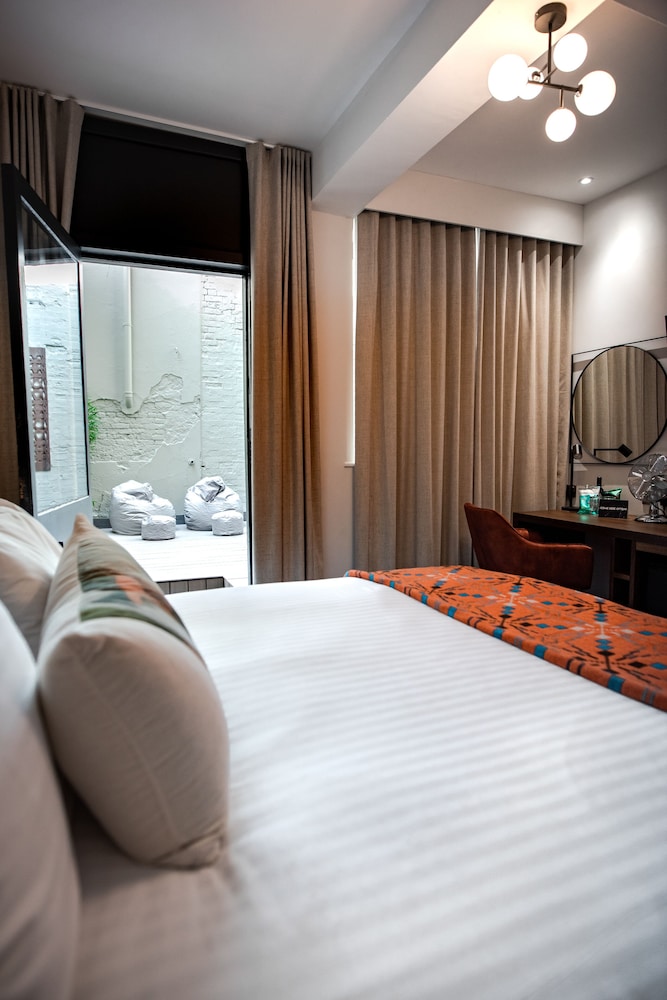 ROOM, DOUBLE BED, PATIO