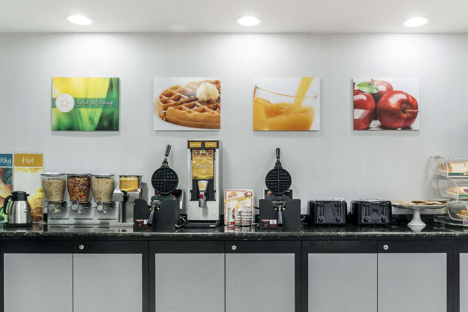 Quality Inn & Suites Livonia - Detroit 5/38
