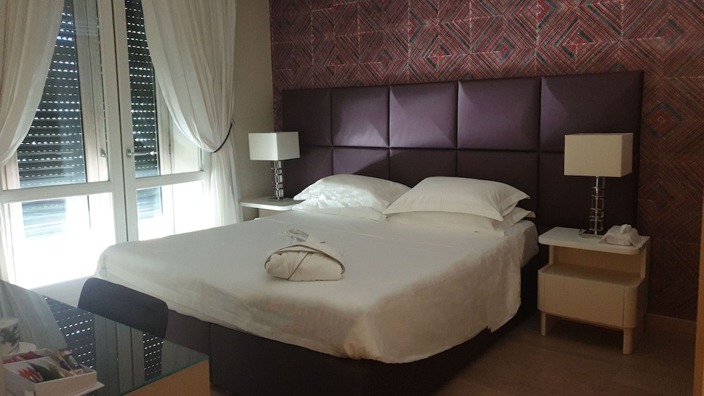 SUPERIOR, KING BED, BALCONY, ANNEX