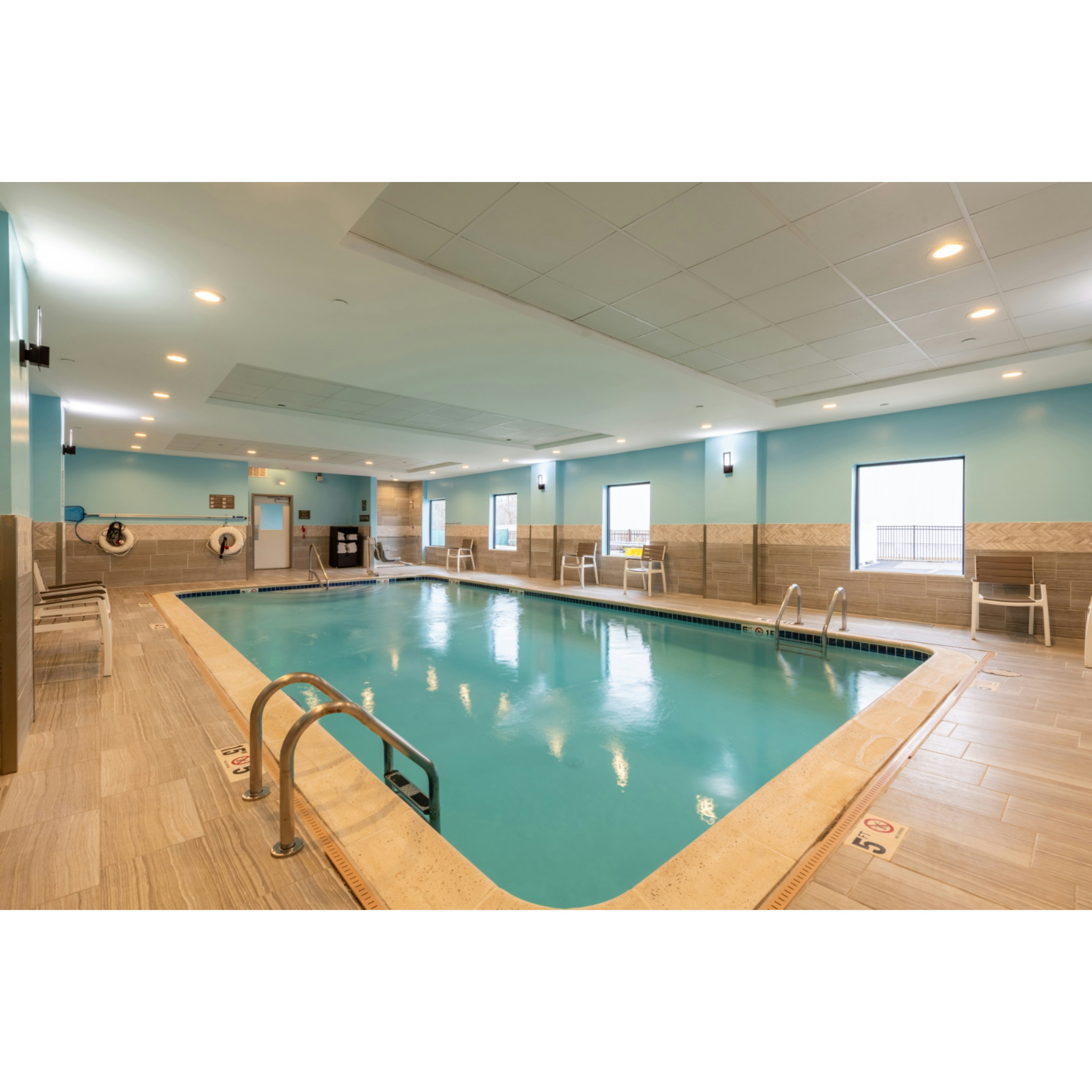 Hampton Inn Suites Boston Stoughton 16/41