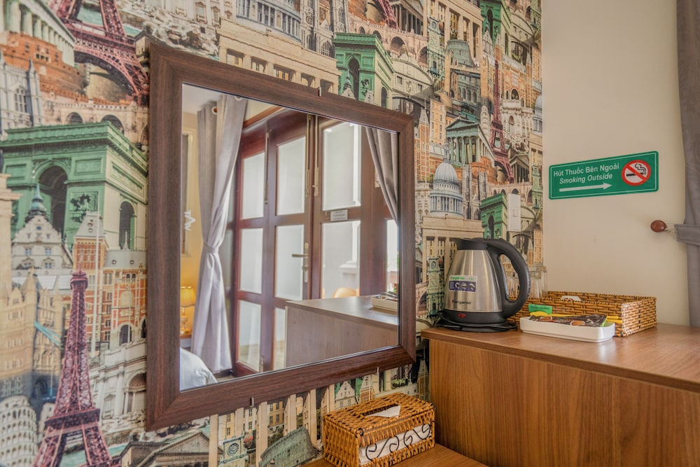 C'Lavie Hotel - Saigon Airport Hotel 7/50