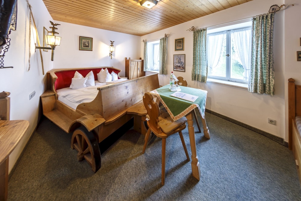 Hotel and Gasthof Fraundorfer 22/50