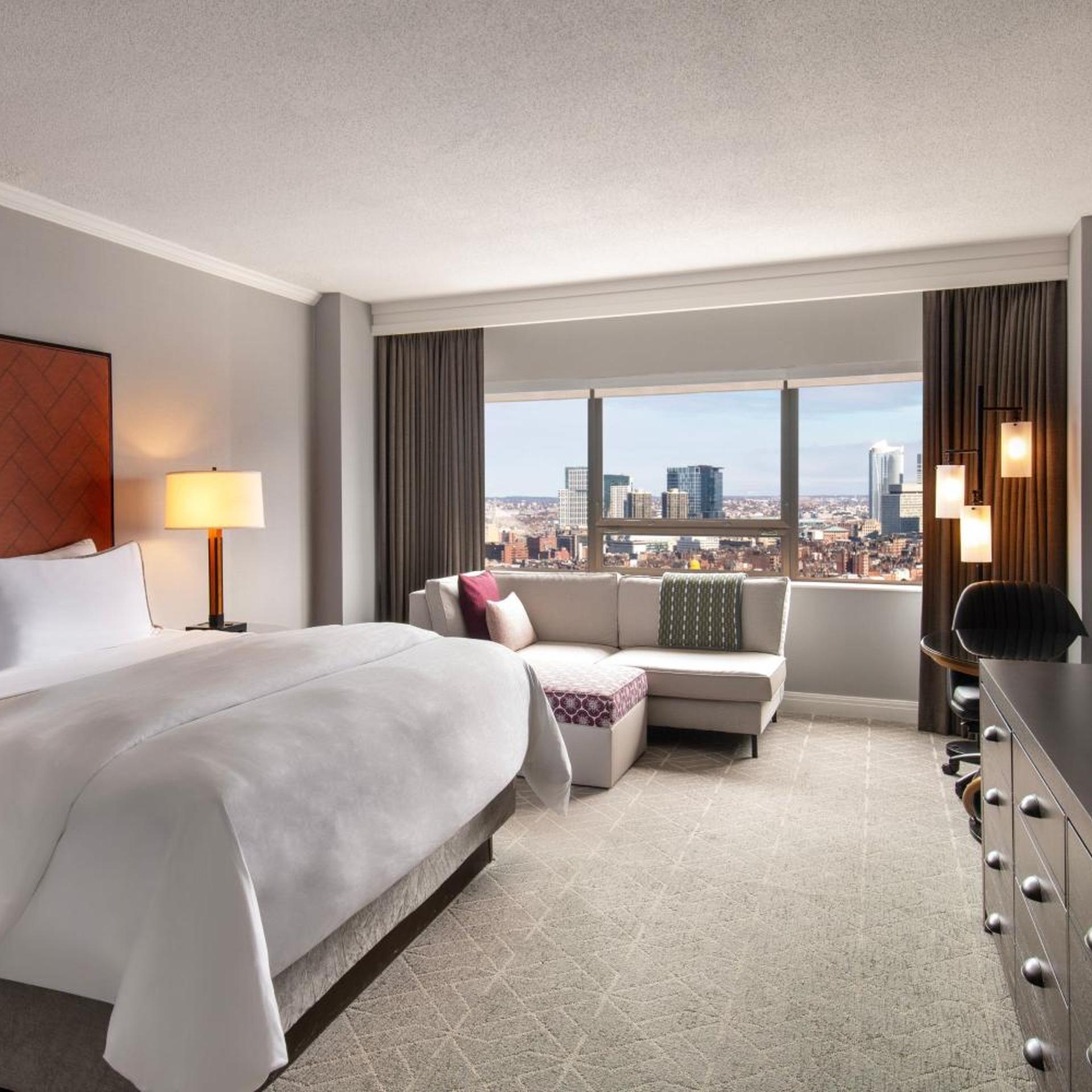 Guest Room, King Bed, Hancock Tower View, City View