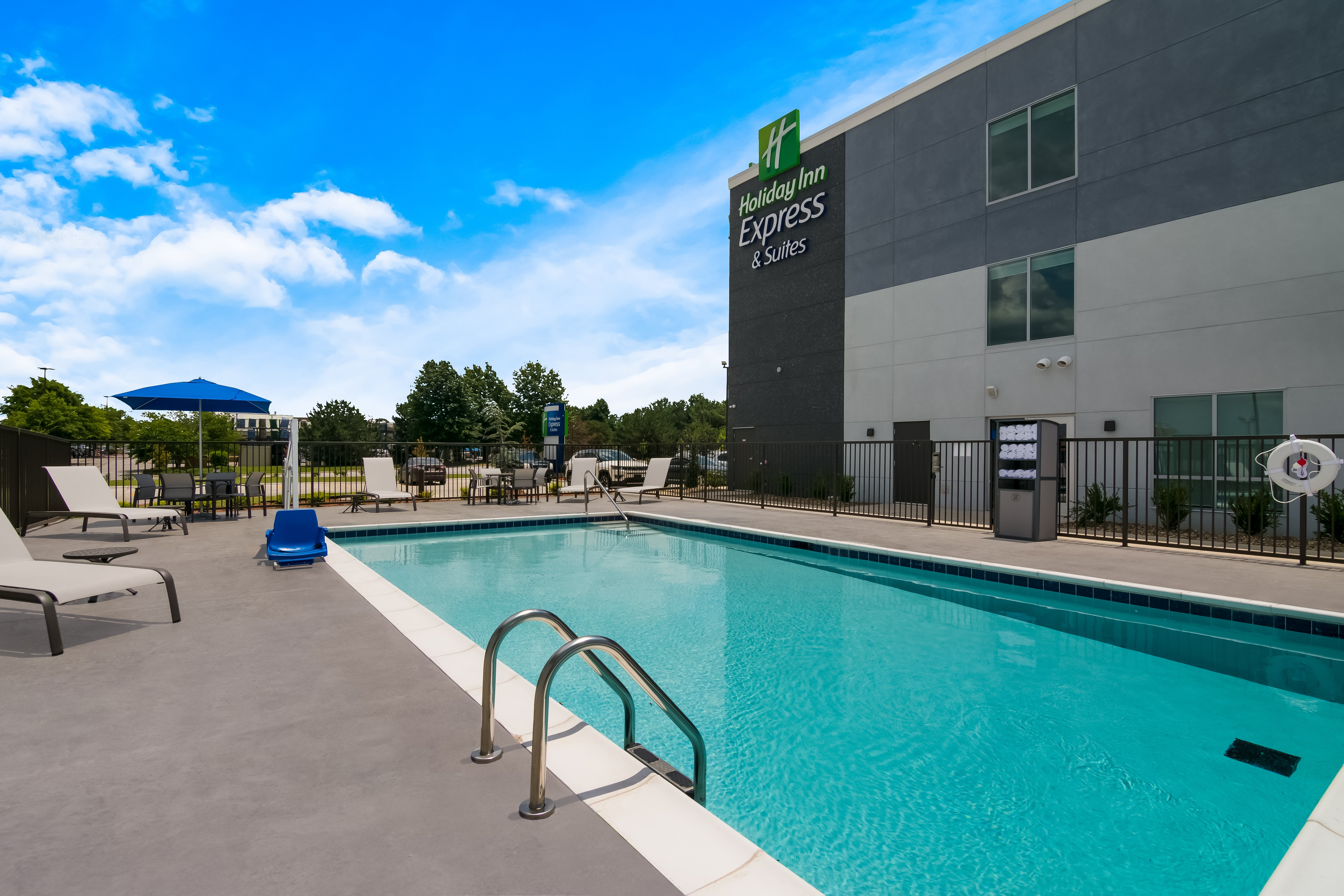 Holiday Inn Express & Suites Springdale - Fayetteville Area 55/58
