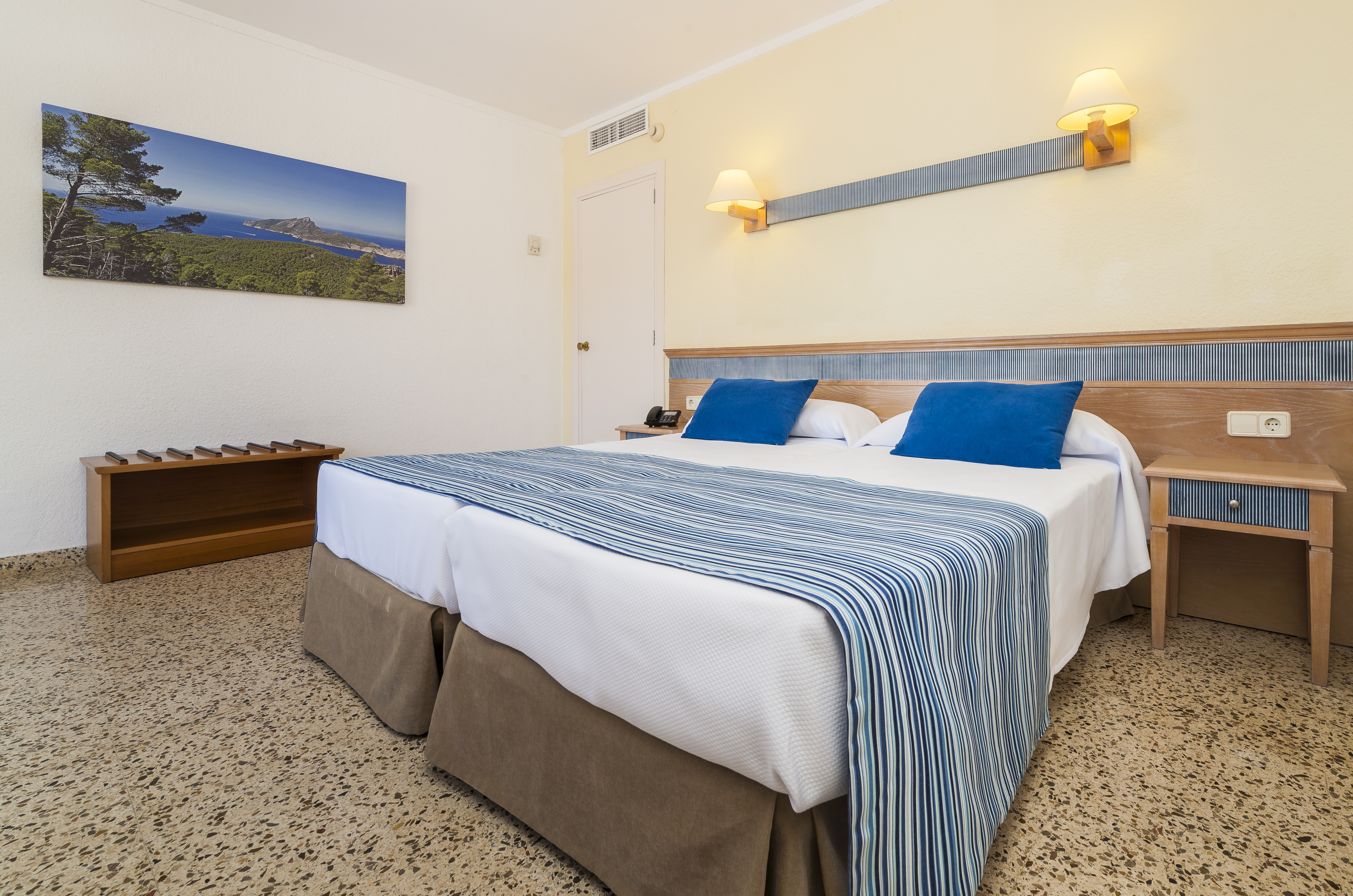 Hotel Simar 9/35