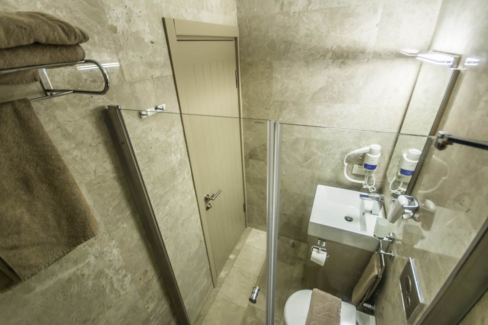 Eng Boutique Hotel 35/36