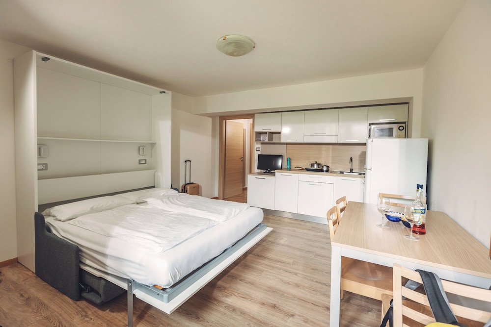 1 Bedroom, Panoramic, Apartment, Murphy Bed, Garden Area, South Wing، Residence Lagorai 4/10