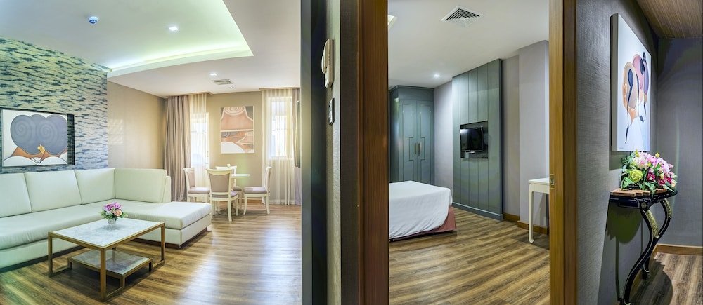 Royal Rattanakosin Hotel 47/63