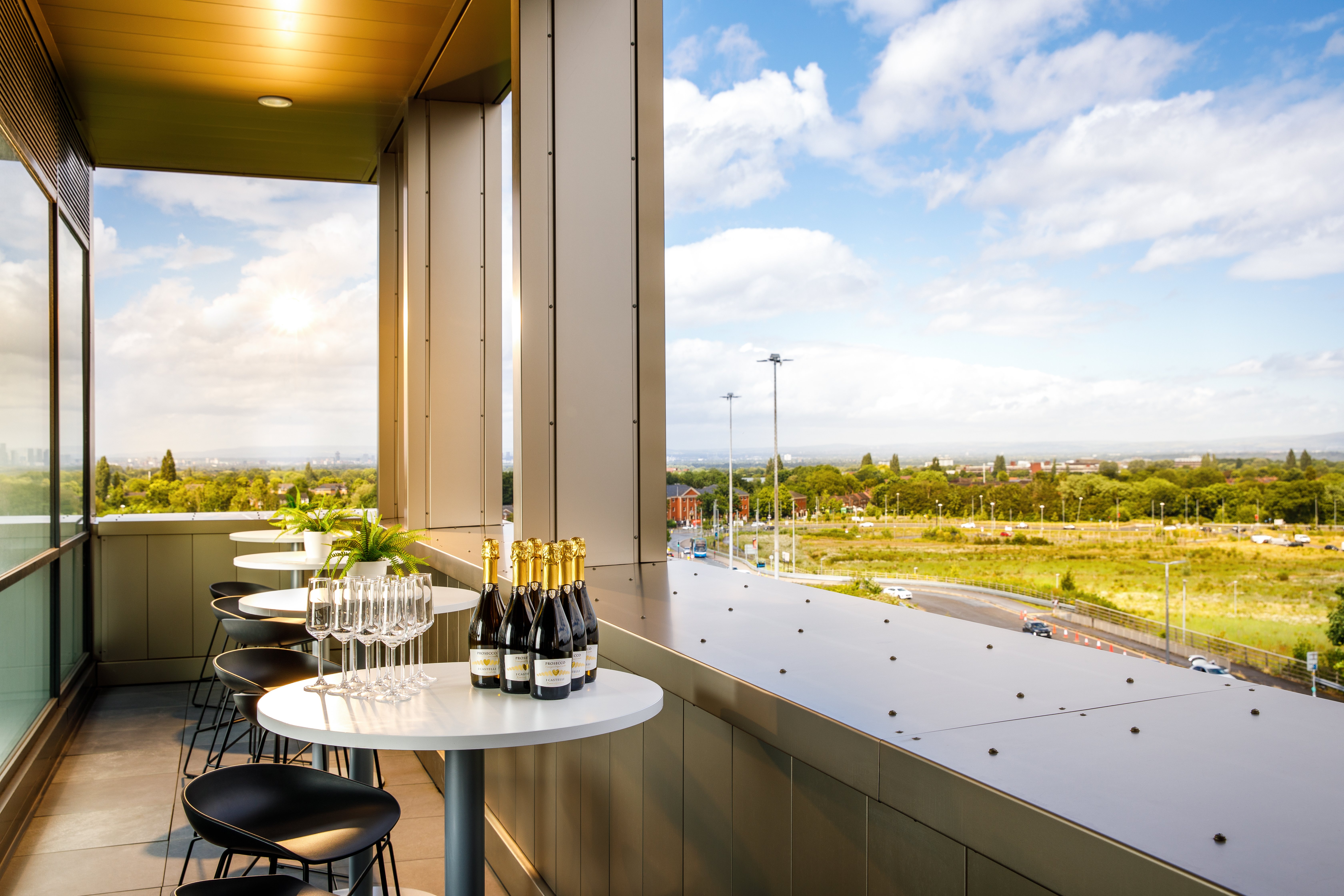 Holiday Inn Manchester Airport, an IHG Hotel 62/63