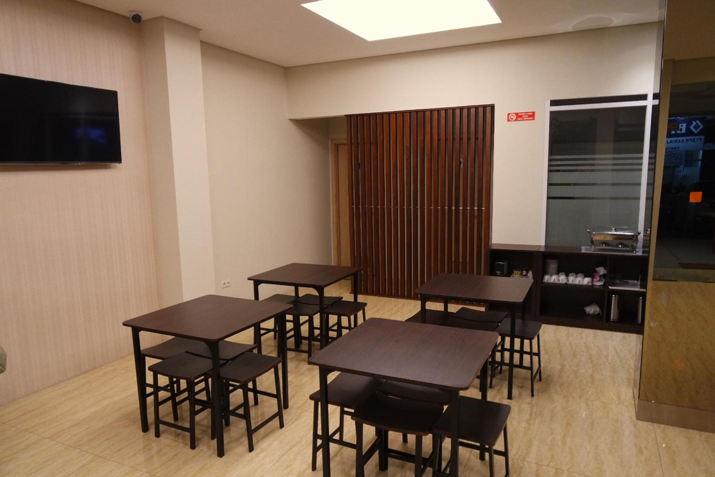 Yokotel Hotel 41/54
