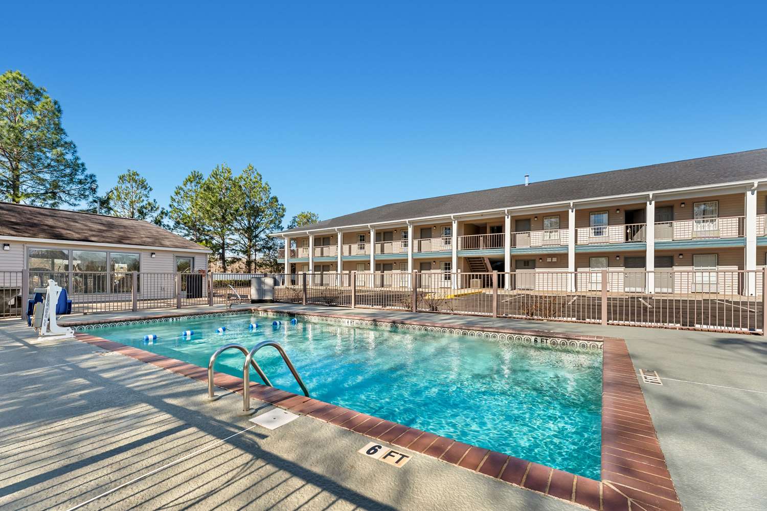 Quality Inn Eastman 43/43