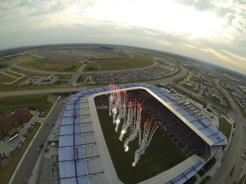 Best Western Plus KC Speedway Inn & Suites 30/31