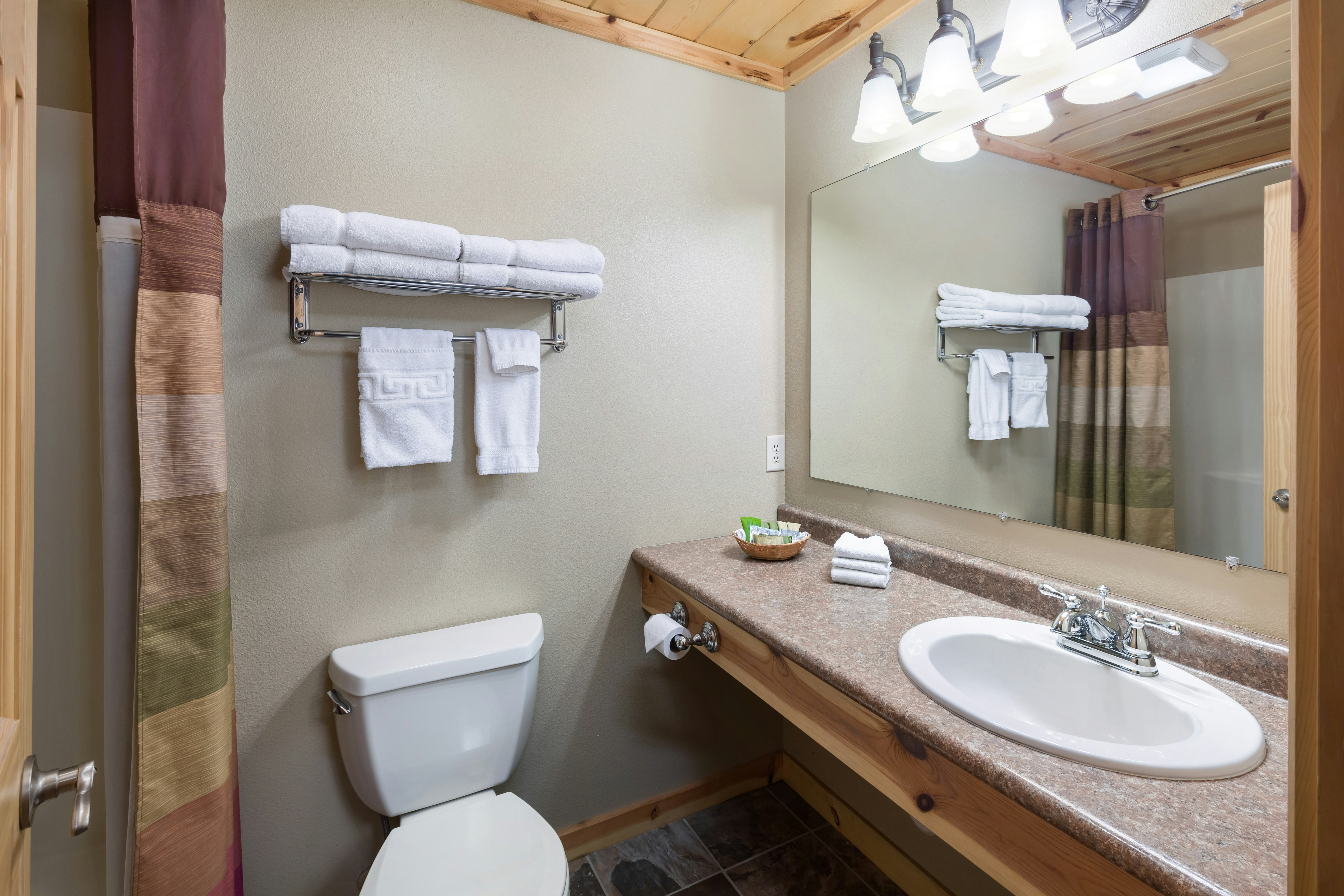 Rock Crest Lodge And Cabins 4/4