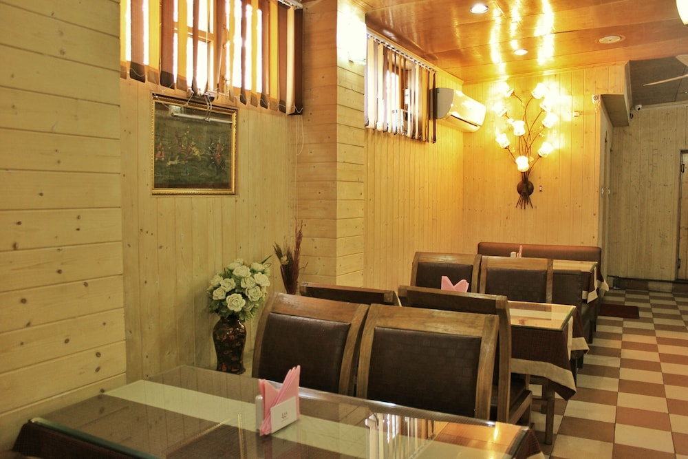 Walisons Hotel 24/41