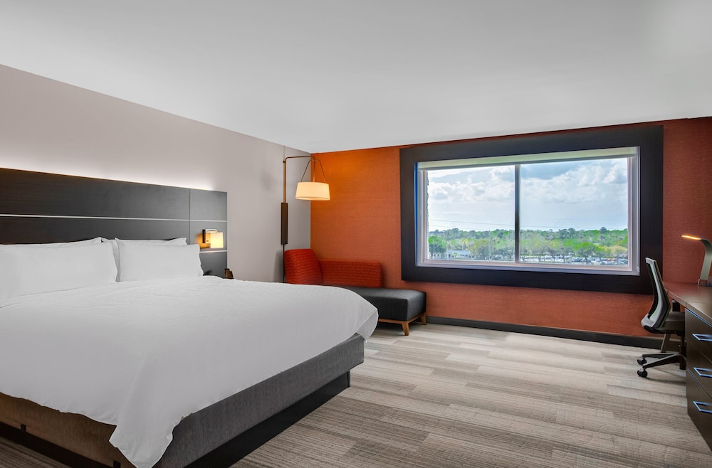 Holiday Inn Express Suites Sanford 20/54