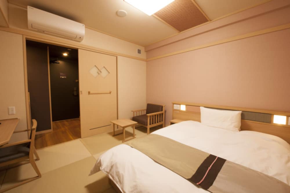 Moderate, Double Bed