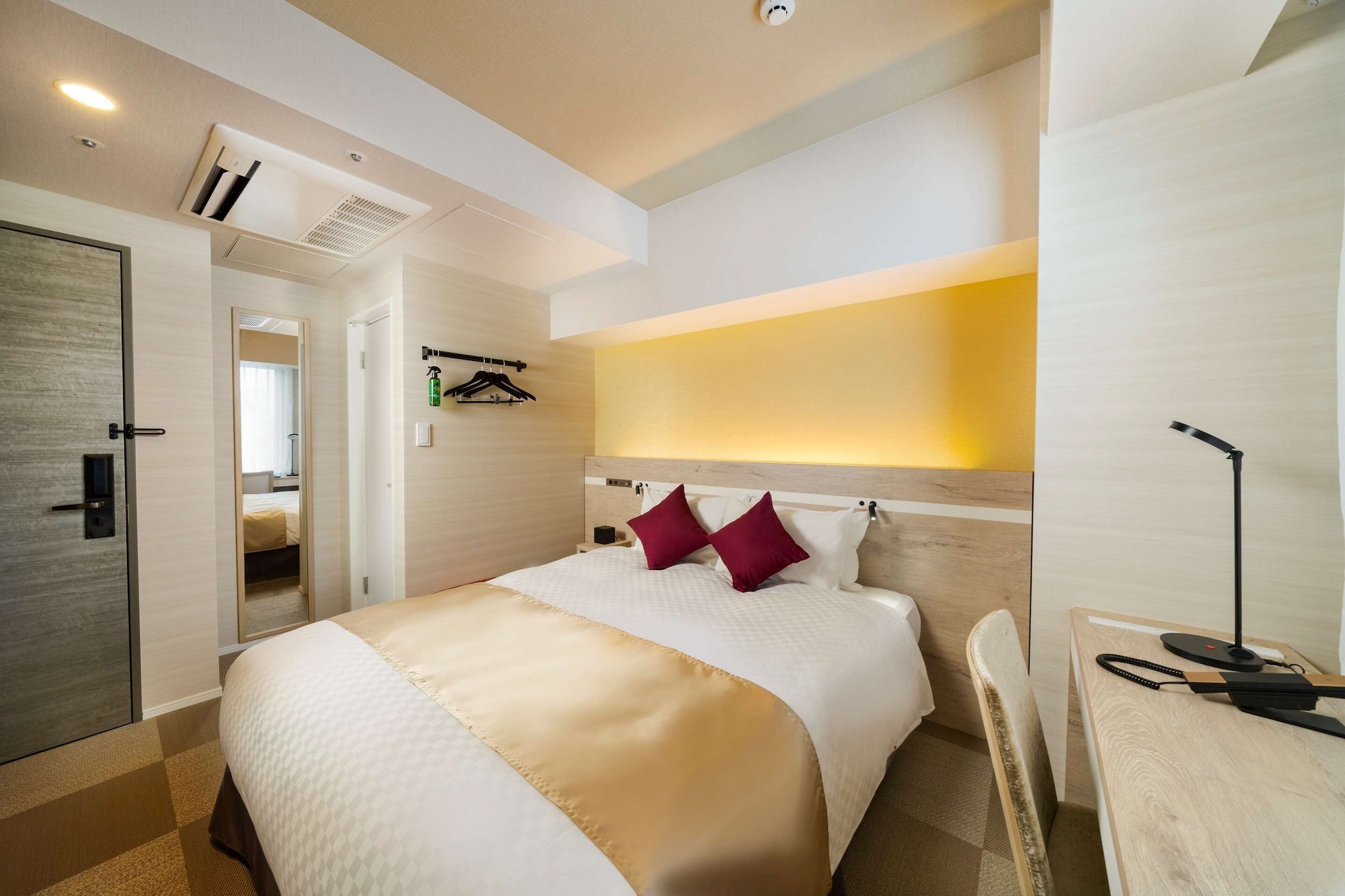 Superior, Queen Bed