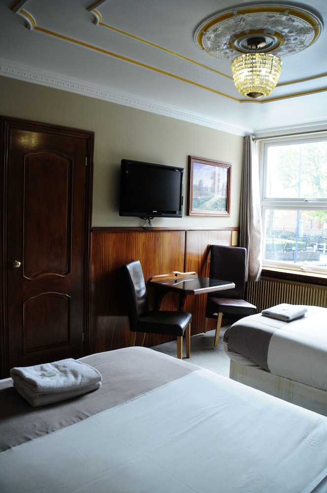 Cricklewood Lodge Hotel 21/33