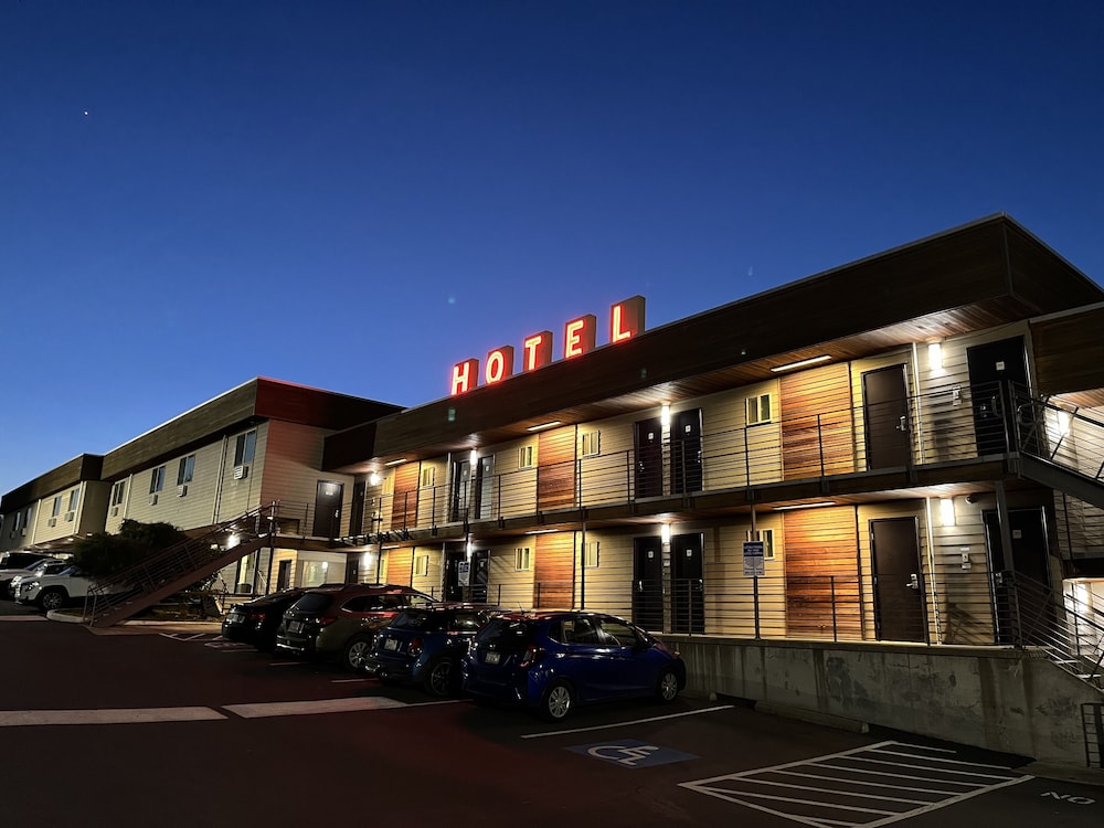 Aladdin Inn Suites 4/41