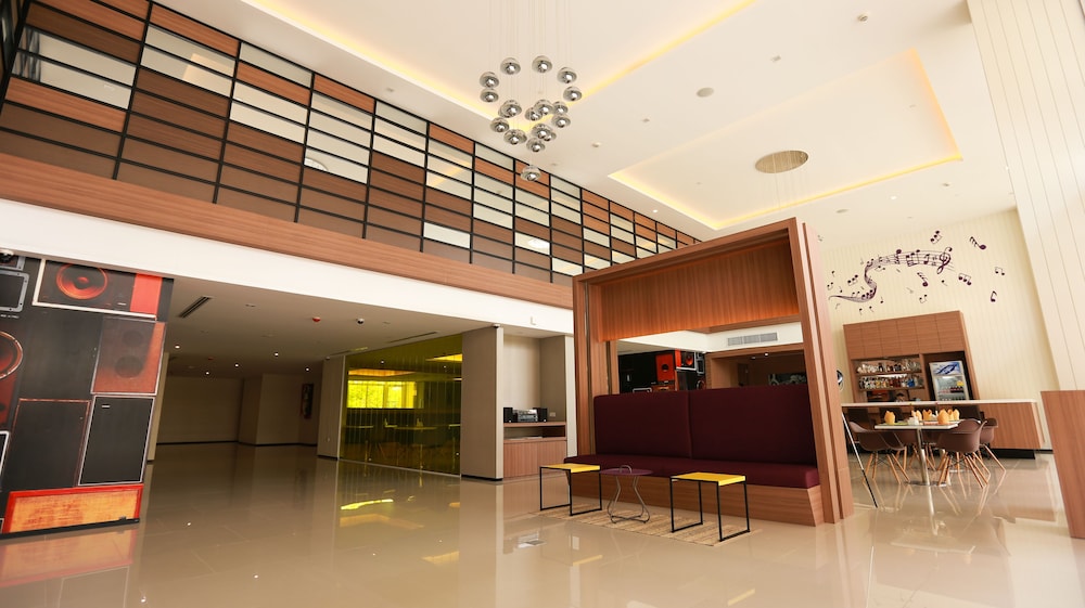 The Whisper Hotel 7/20