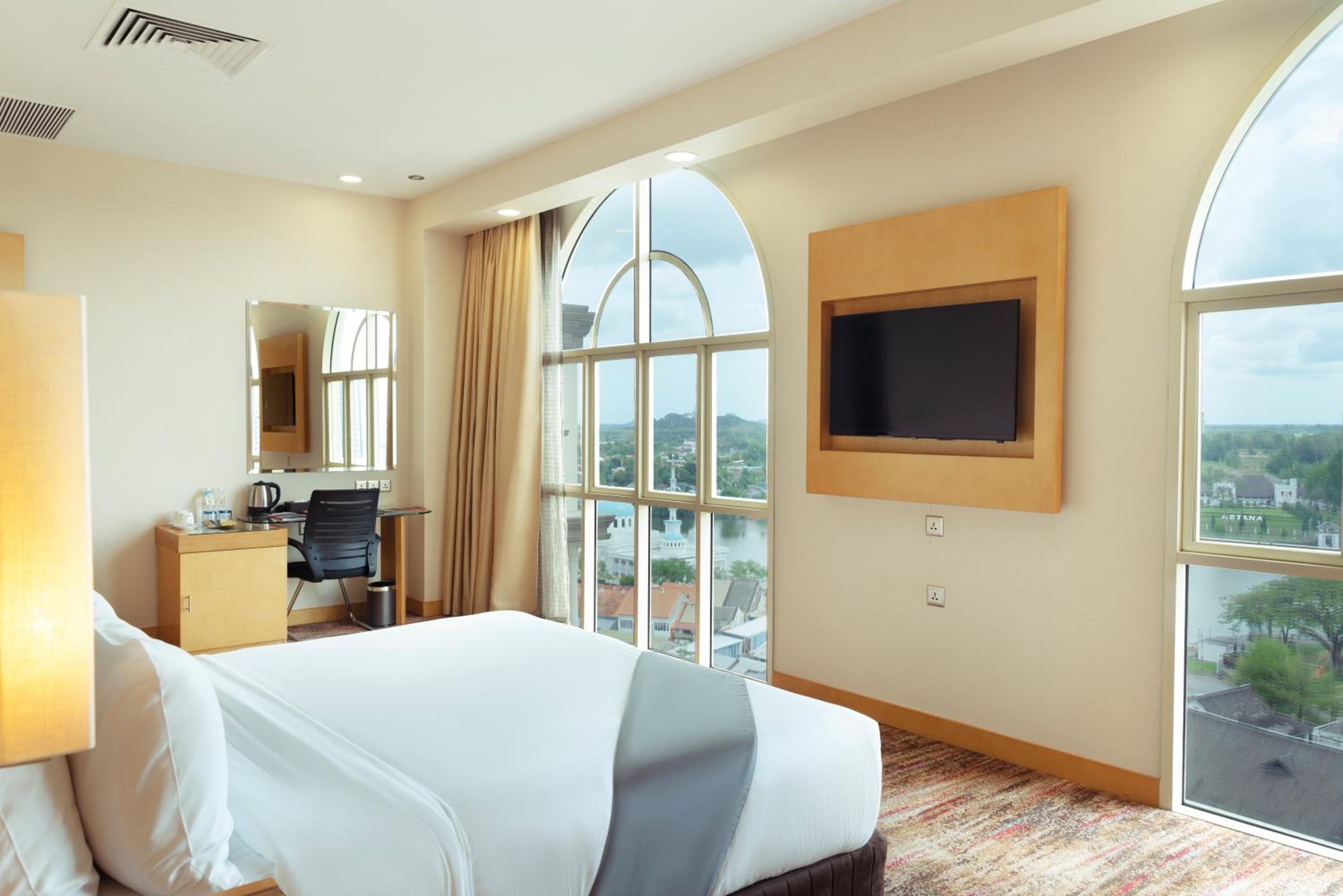 2 Bedrooms, Suite, Club Floor