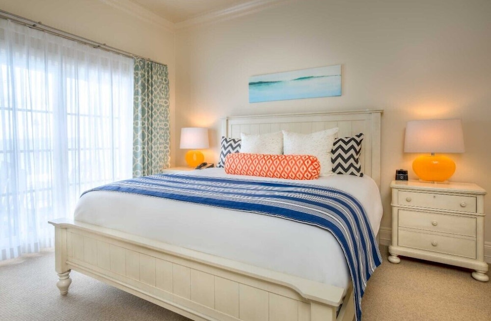 Master, Suite, King Bed, Queen Murphy Bed, Sofa