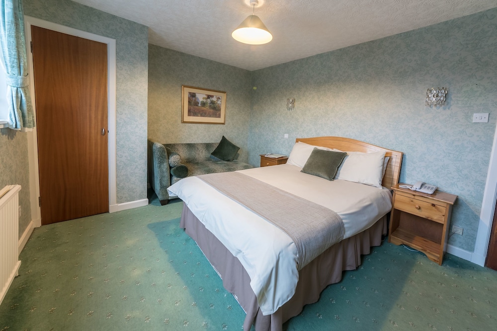 PENTLAND HOTEL 30/50
