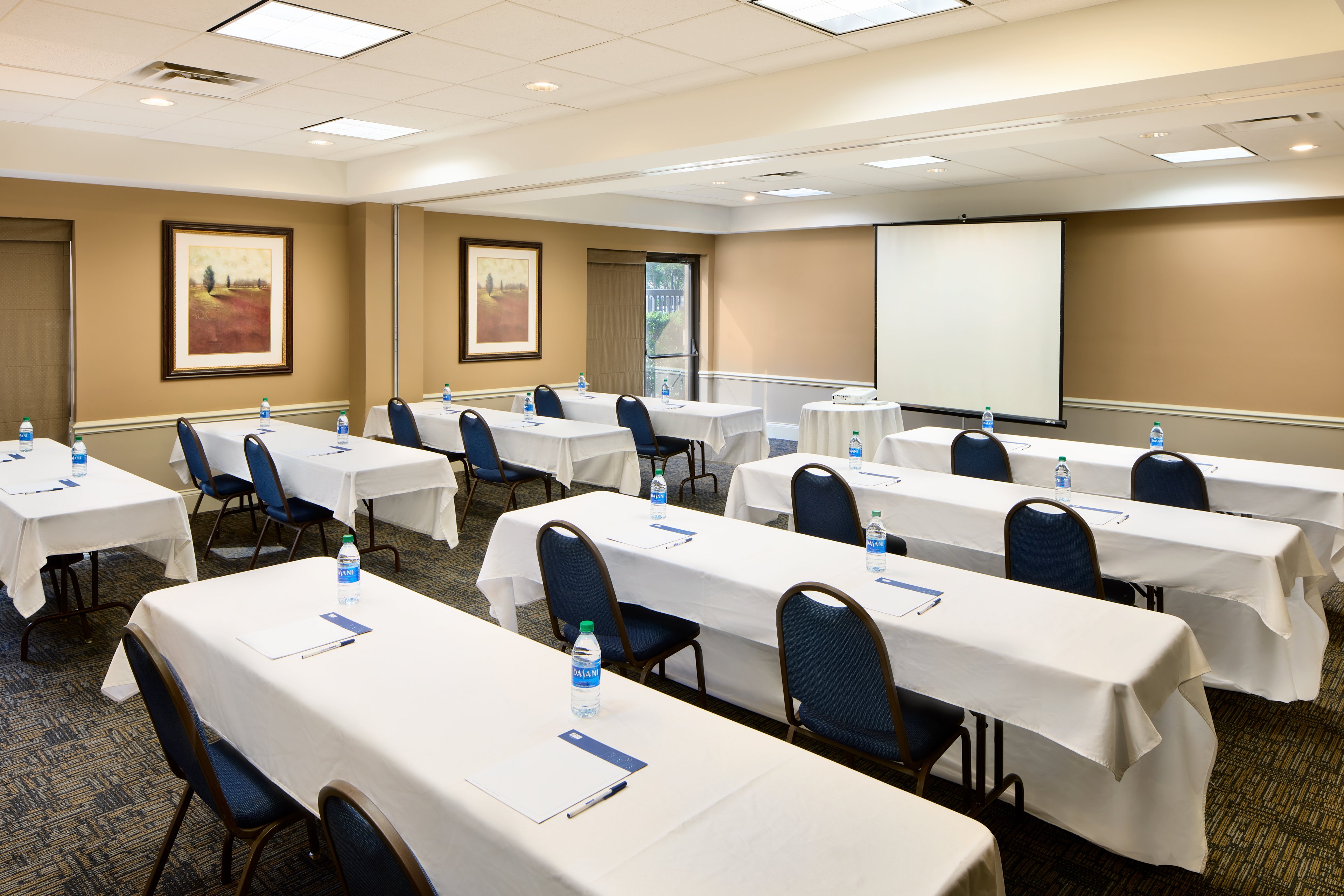 Holiday Inn Express & Suites Alpharetta - Windward Parkway 24/33