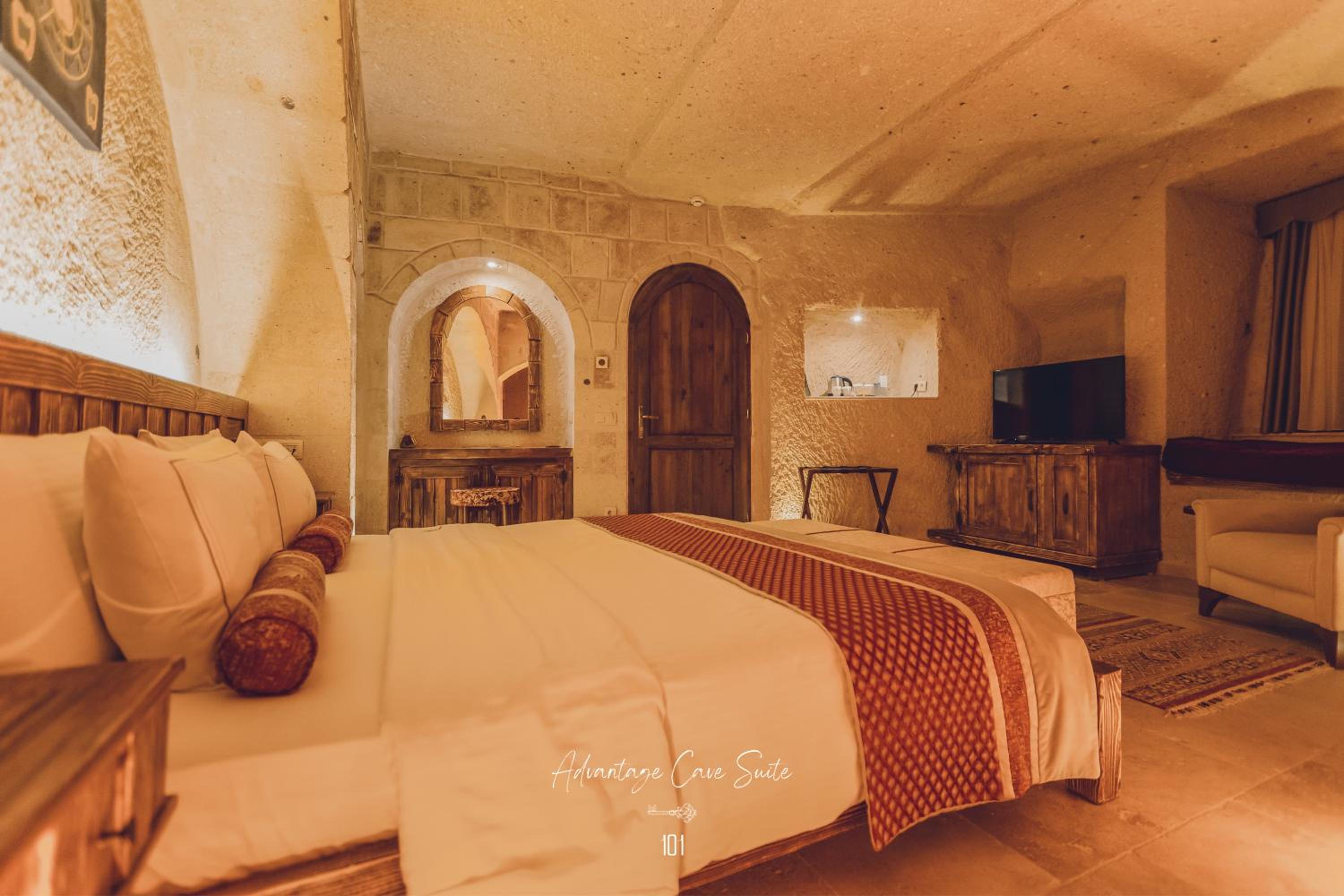 Cave, Advantage, Nino Cave Suites 3/10