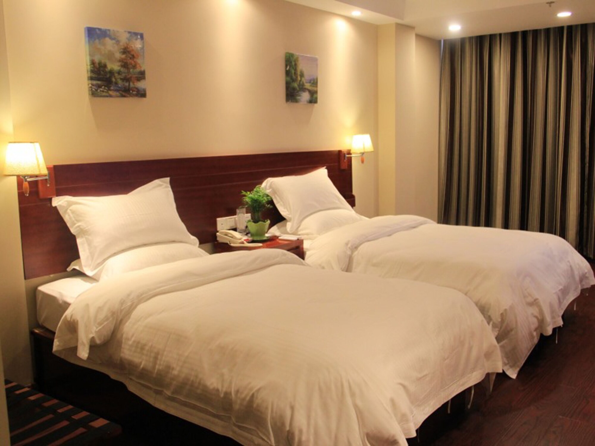 Room, Twin Beds