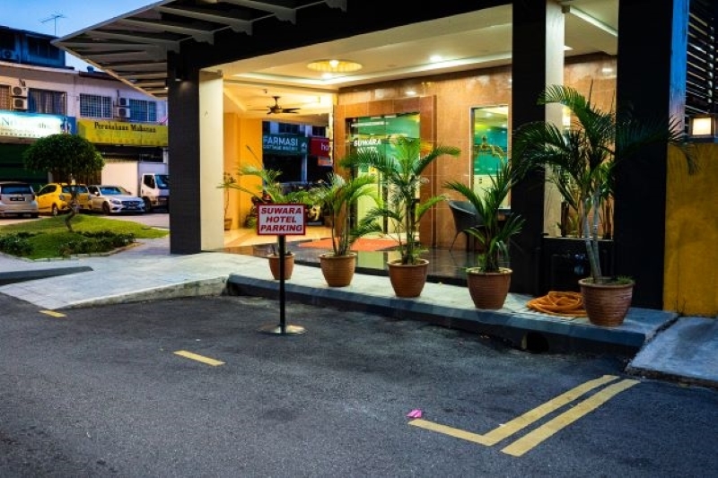 Suwara Hotel 32/36