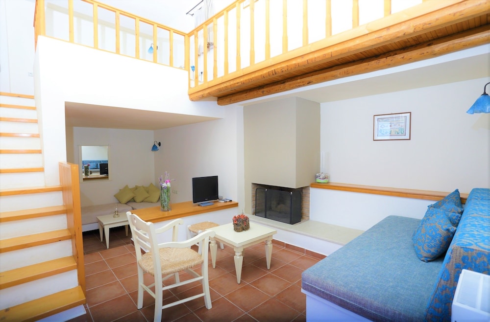 Mourtzanakis Residence 28/60