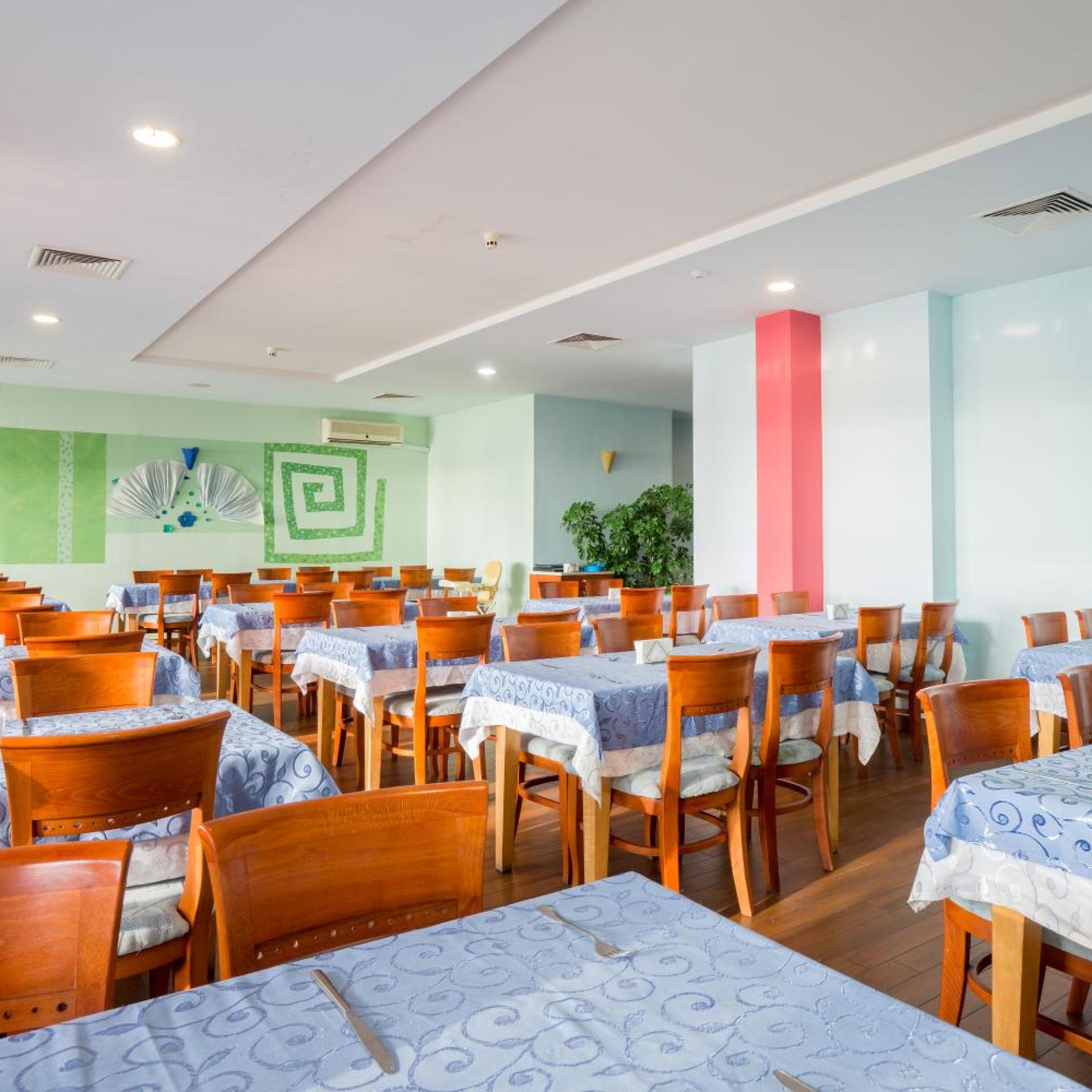 Perla Beach Hotel III 33/50