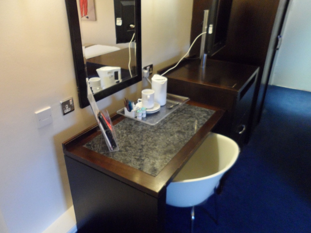 Britannia Edinburgh Hotel 56/57