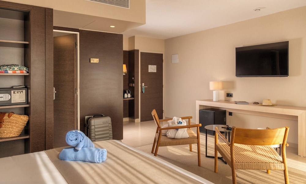 جناح استوديو بريميوم بسرير كوين بإطلالة على المسبح، AQUA Hotel The Breeze - All Inclusive - Adults Only 6/9