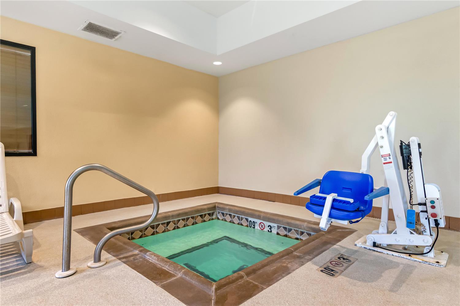 swimming pool spa
