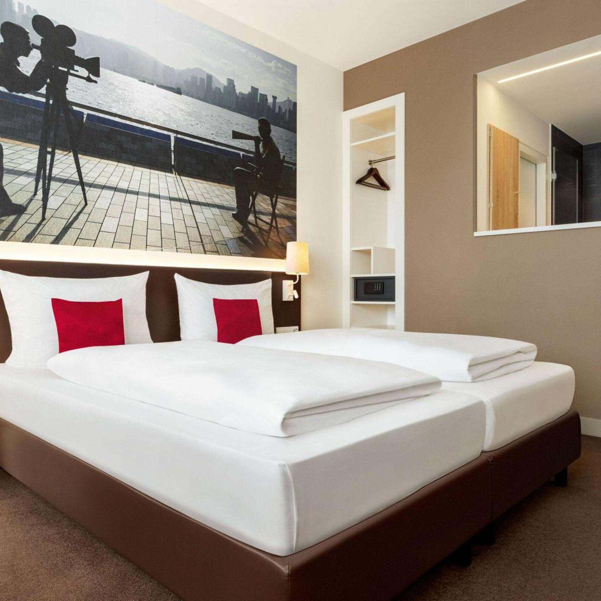 غرفة كومفورت بسرير كينج