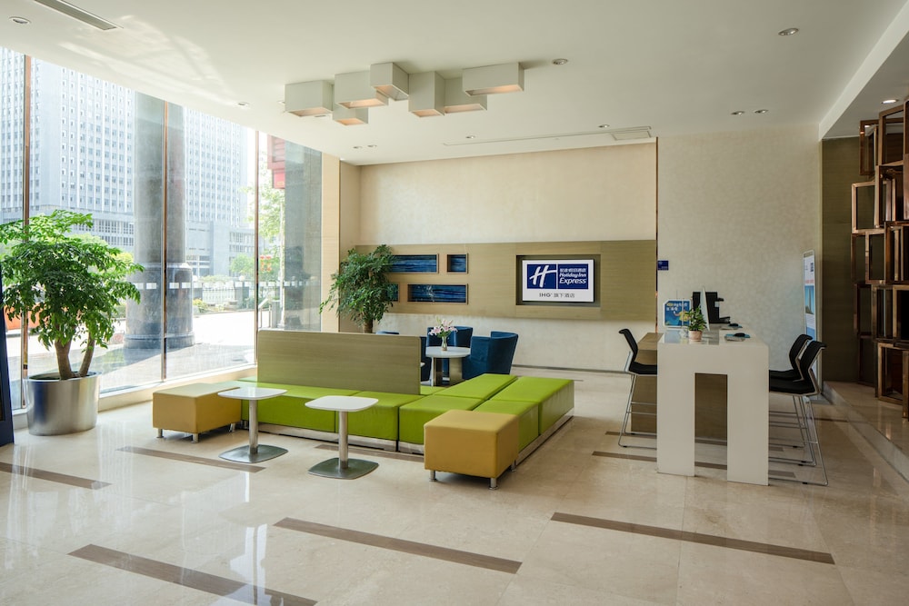 Holiday Inn Express Luoyang City Center 43/72