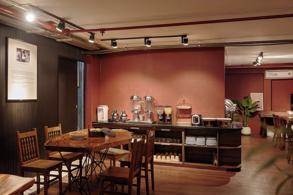 Asian Ruby Hotel & Apartment 52/62