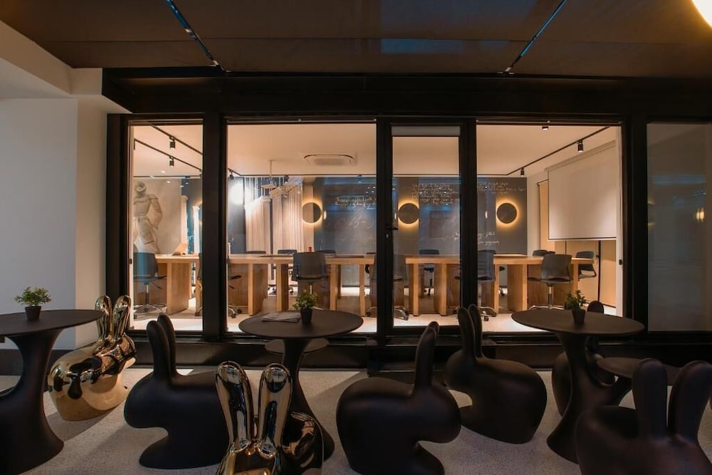 Urban Boutique Hotel 34/50