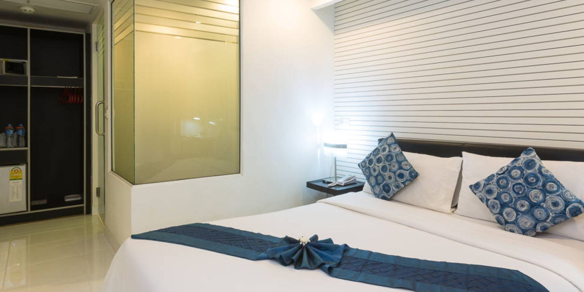 STANDARD, DOUBLE BED, NO WINDOW