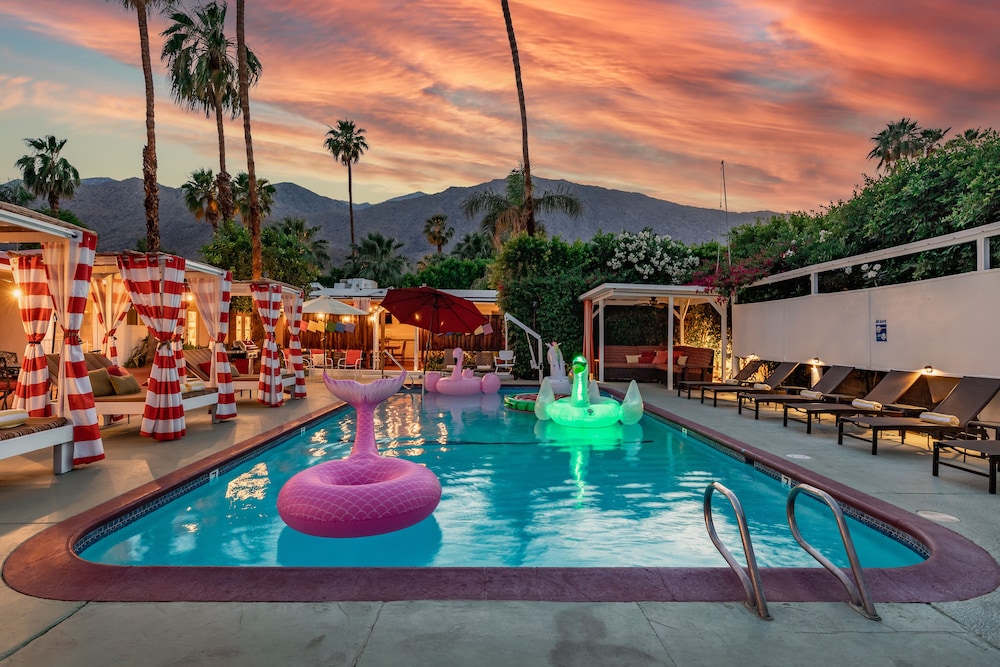 Float Palm Springs 43/50
