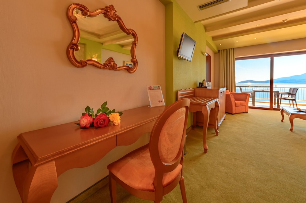 Odyssey Hotel 35/50