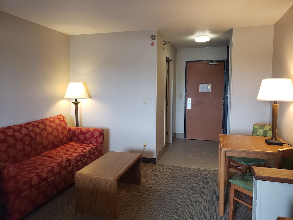Country Inn & Suites by Radisson, Fairview Heights, IL 27/39