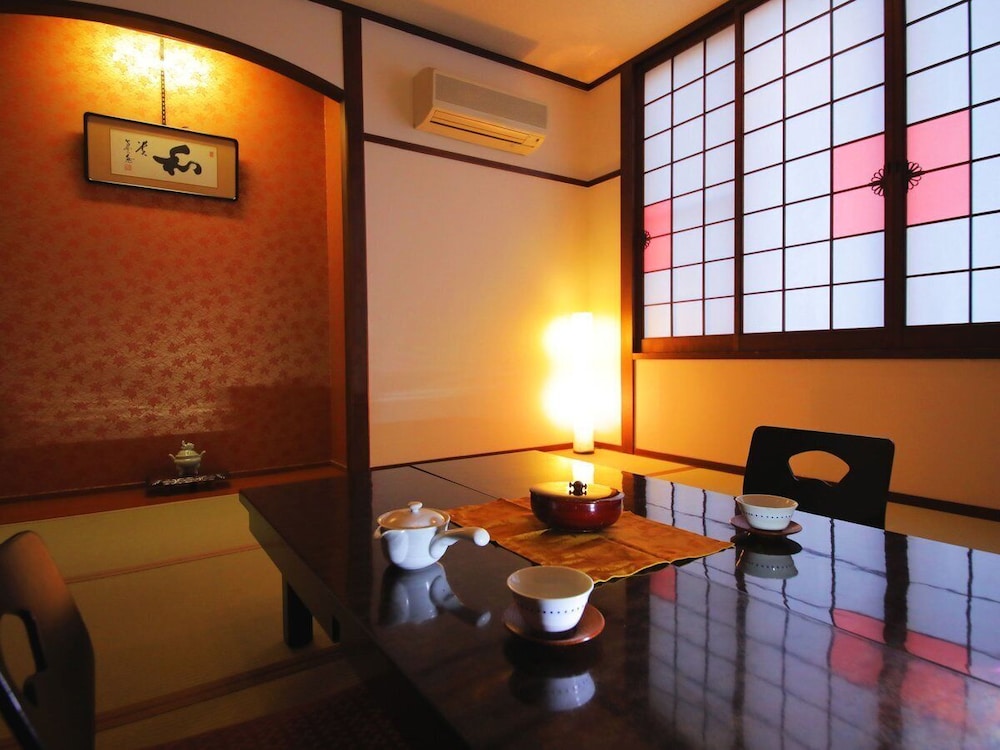 JAPANESE, TATAMI