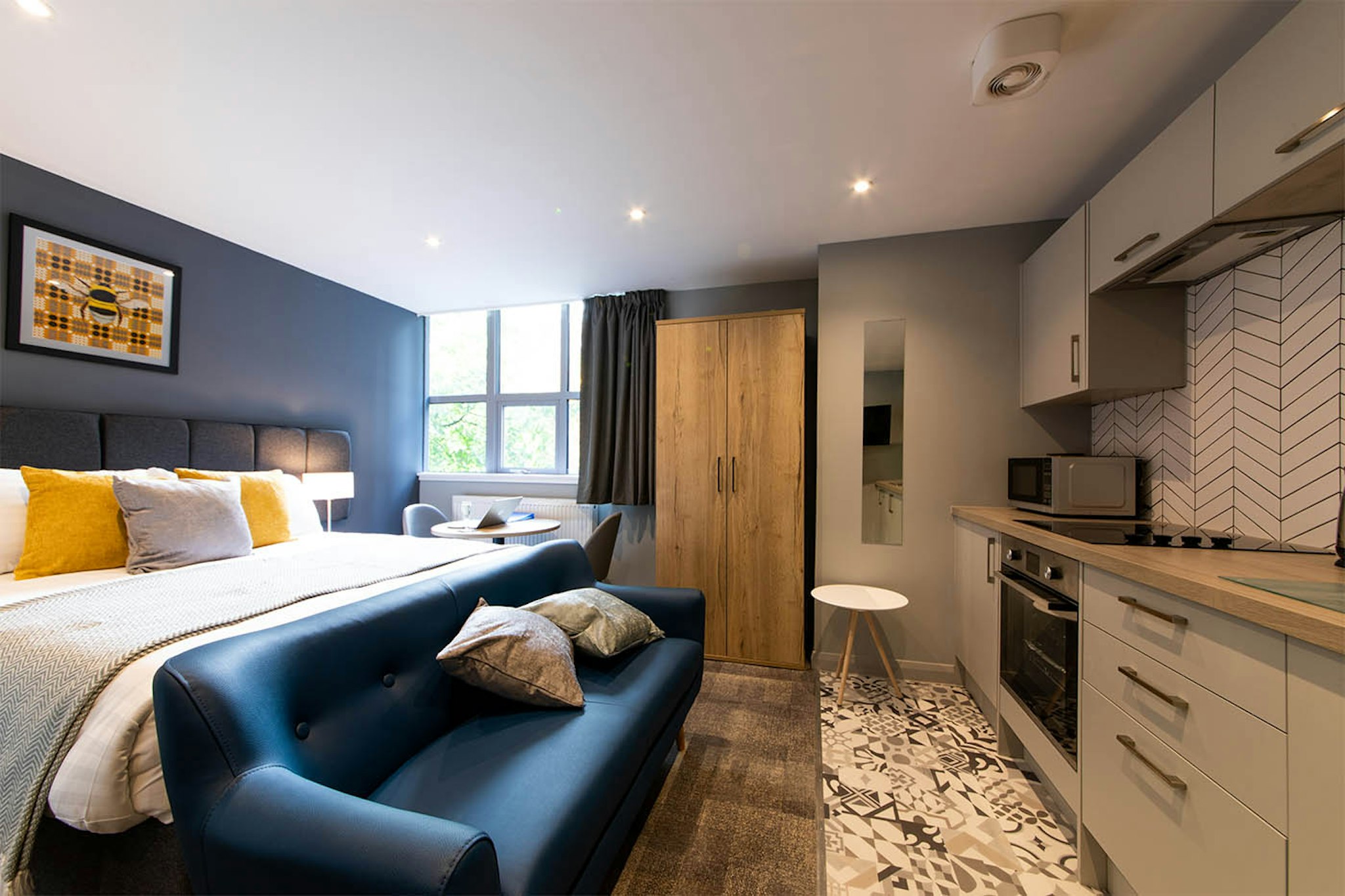 The Spires Serviced Apartments Cardiff 7/22