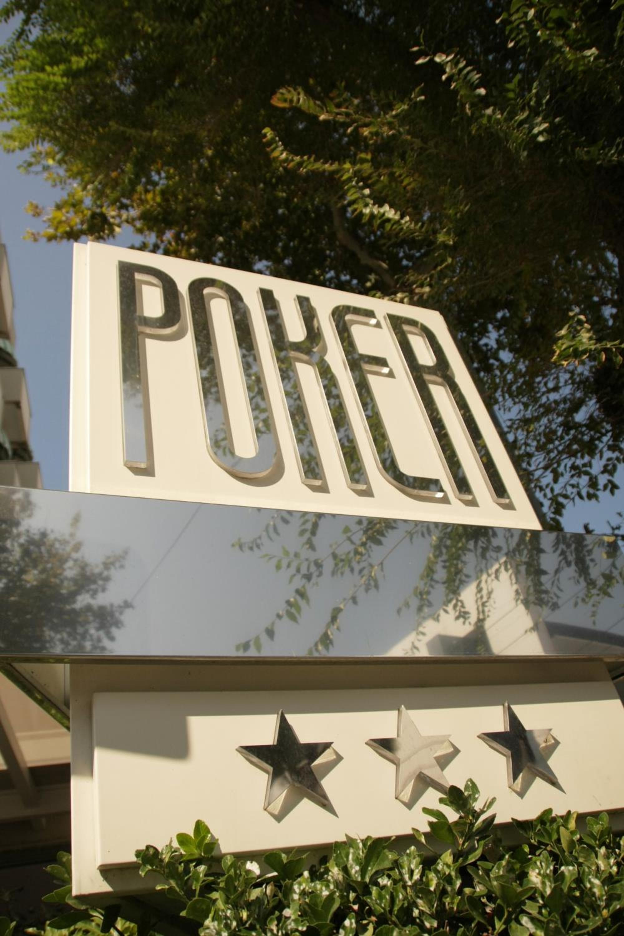 Hotel Poker 3/57